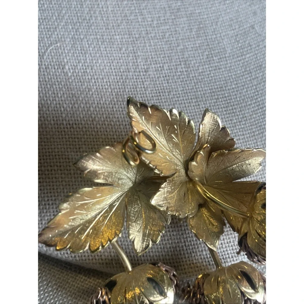 Vintage WELLS 12K Gold Filled Strawberry Brooch Pin Or Pendant Unsigned‎ Realism